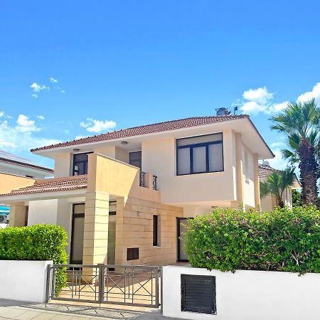 Villa Alba With Beach Access Larnaca Buitenkant foto