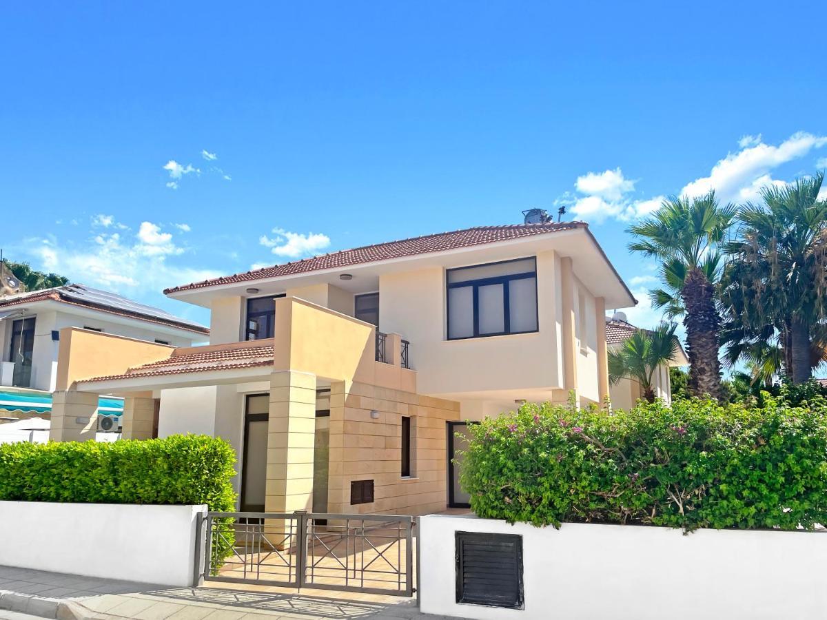 Villa Alba With Beach Access Larnaca Buitenkant foto