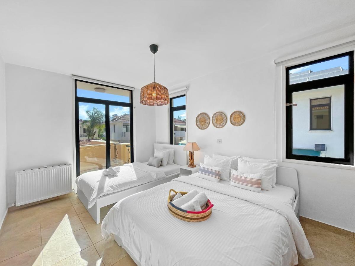 Villa Alba With Beach Access Larnaca Buitenkant foto